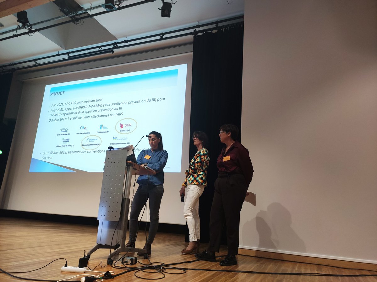 loicsimon54's tweet photo. Belle présentation en cours des représentantes de nos EMH crées en 2021. @LaSF2H https://t.co/xdOjY6X0Cm