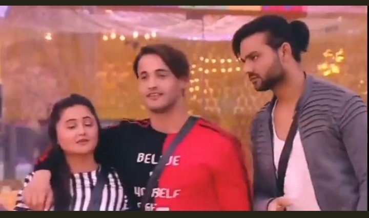 successankita06's tweet photo. Hayy this trio was best trio in house that tym genuine care n love for each other โฃ๏ธโฃ๏ธ
Koi inhe milwa do plz
#AsimRiaz #RashamiDesai #Rasim
#IconicJourneyOfRashami
#ViRaSim
3 YEARS OF LOVING RASHAMI
3 GLORIOUS YRS OF ASIM RIAZ https://t.co/VFqCBQChKm