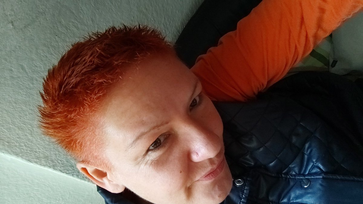 Zitrone1a's tweet photo. #redhair https://t.co/OIIEu8Luc8