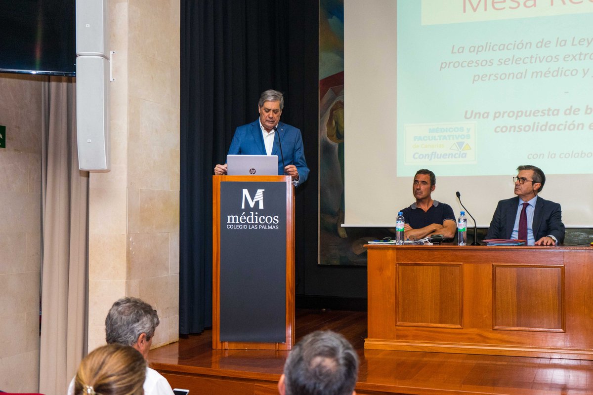 Pedro Cabrera, presidente del Colegio, mostró su apoyo a <a href="/MedicosCanarias/">CONFLUENCIA Médicos Hospitales CANARIAS</a> en la Mesa Redonda celebrada ayer en el Colegio