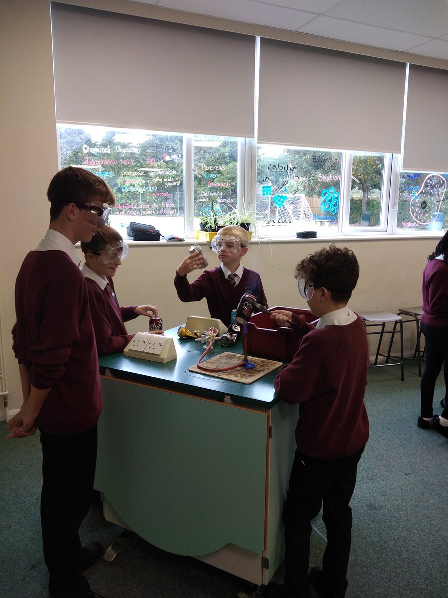 linsladeschool's tweet photo. An EPIC practical science lesson investigating temperature and pressure using bunsen burners, water and cans! Great to hear student's methodology and hypothesis! @LorraineHughe20 @ChilternLT @LoveLeightonB @TotallyLocal_LB @LBOnews @Cedars_Upper @ChilternTSH @mjpGibbs @PMStock11 https://t.co/zMKzozpebu