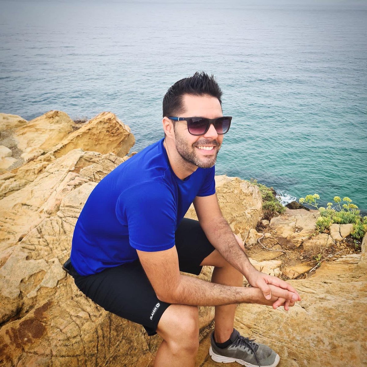 adolfopablos's tweet photo. “Cover me in sunshine
Shower me with good times…” 🎶🎶🎶
#pickoftheday #blue #ocean #blueocean #covermeinsunshine #me #photoremember #nature #🙏🏼 #✨ #☀️ #😎 https://t.co/xlvKlN8F2O