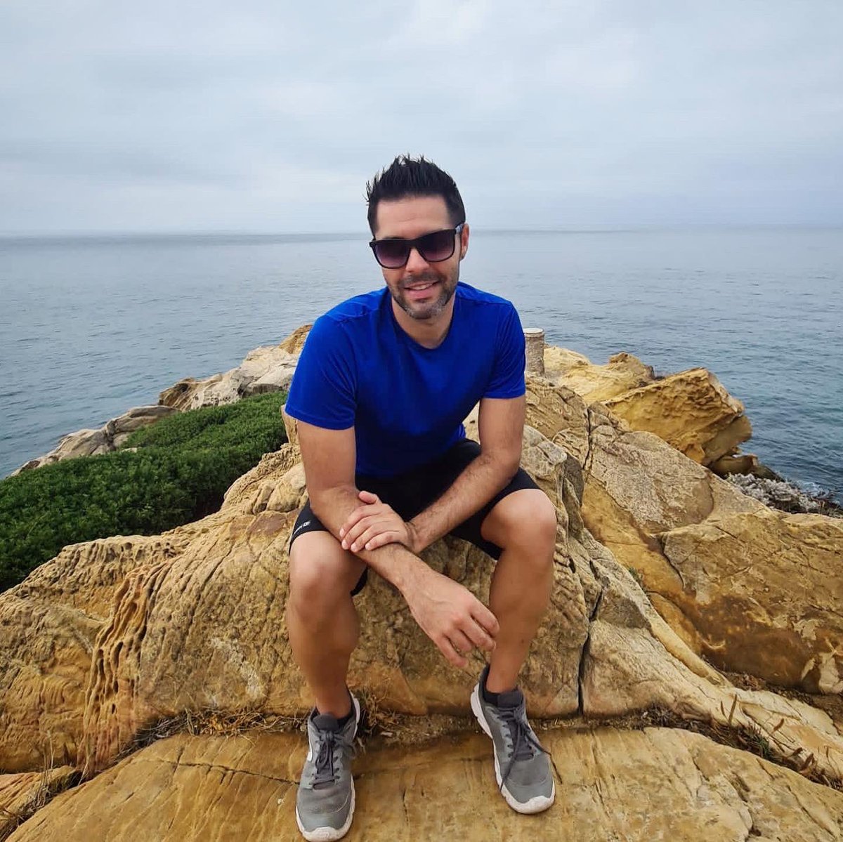 adolfopablos's tweet photo. “Cover me in sunshine
Shower me with good times…” 🎶🎶🎶
#pickoftheday #blue #ocean #blueocean #covermeinsunshine #me #photoremember #nature #🙏🏼 #✨ #☀️ #😎 https://t.co/xlvKlN8F2O