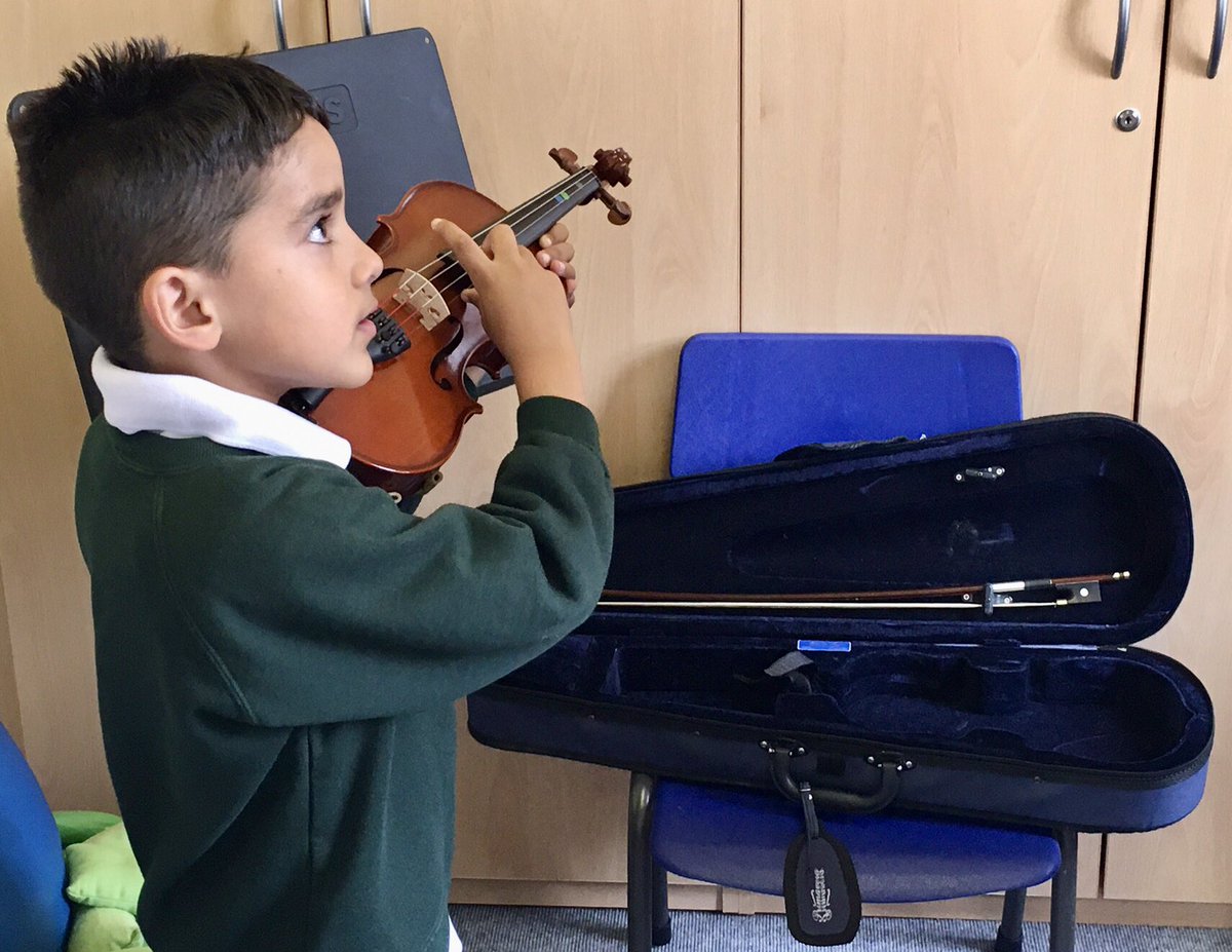 StOlavesMusic's tweet photo. Congratulations to our pupils who have started instrumental lessons at school this year! You sound great! 👍
#StOlavesPrepMusic #LearningIsFun #InstrumentalLessons #Greenwich #NewEltham #Music #YoungMusicians https://t.co/pqrS0K9Ht6