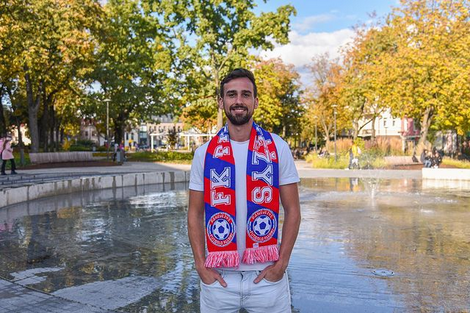 Mercado: o FK Panevėžys, 5º lugar a A-Lyga lituana, anunciou a chegada do zagueiro 🇦🇷Salvador Sánchez do  🇬🇷Ionikos. Sánchez, 27 anos, passou também pelo 🇬🇷Volos NFC. Na Argentina, o zagueiro atuou no 🇦🇷Arsenal de Sarandi, 🇦🇷Olimpo, 🇦🇷Deportivo Santamarina e 🇦🇷Chacarita Jrs.