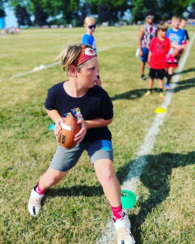 Ax__Jake's tweet image. Little late for National Son Day, but here’s #thebro #handsomejesus #captaininsano #johnnyfootballhero #chuckingbombsandkissingmoms #nationalsonday instagr.am/p/CjF84dcOREf/