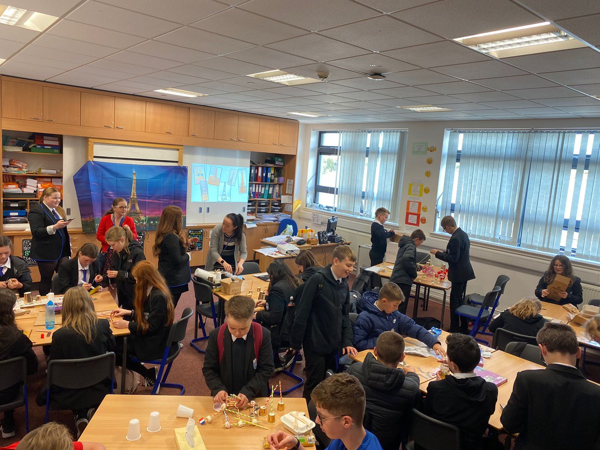 CHS_ModLangs's tweet image. Absolutely blown away by the number of pupils taking part in our Eiffel Tower competition today! Well done to you all - and especially to our winners and runners up! Some amazing ideas from our very creative pupils! 🗼🇨🇵🧐

#Europeandayoflanguages2022