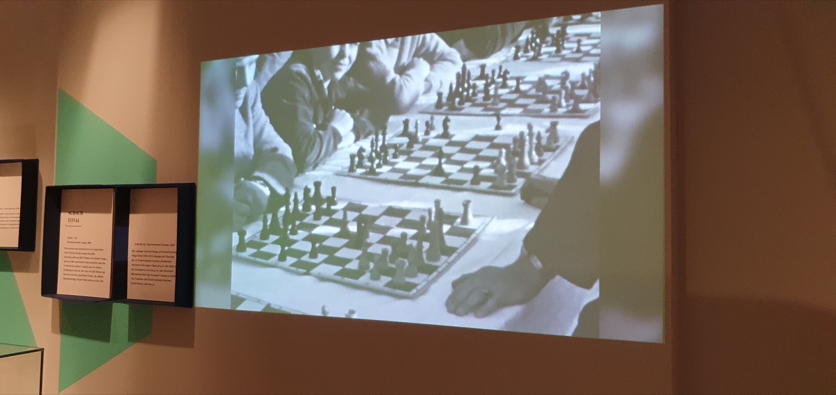 SLUBdresden's tweet photo. 🎞️Seit heute im Stadtgeschichtlichen Museum #Leipzig: Ein im Programm #SAVE (Sicherung des audiovisuellen Erbes in Sachsen) digitalisierter Film über die 14. #Schach-Olympiade 1960 ist in der Sonderausstellung zum Sportmuseum zu sehen. Besuch lohnt!➡️https://t.co/4utJFFWg4I //ag https://t.co/IMPrWaJJgb