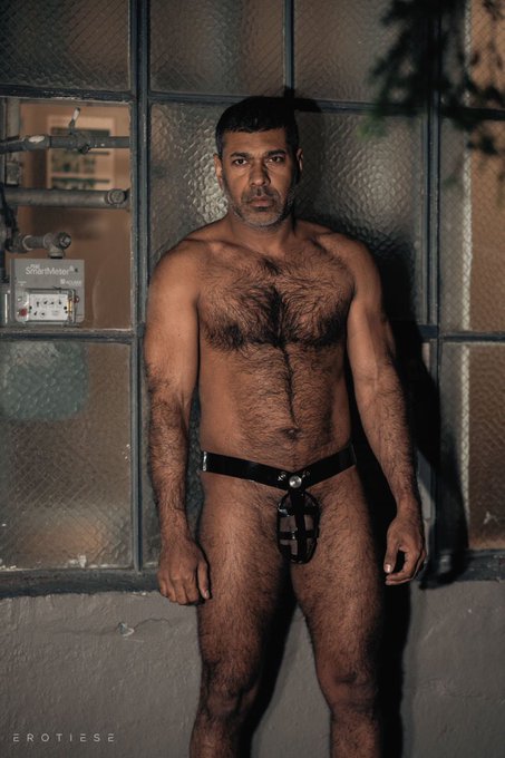 1 pic. Throwback Thursday - LOCKtober ? The time when @MagicMikeHung1 tried locking up his 10 inch manpole