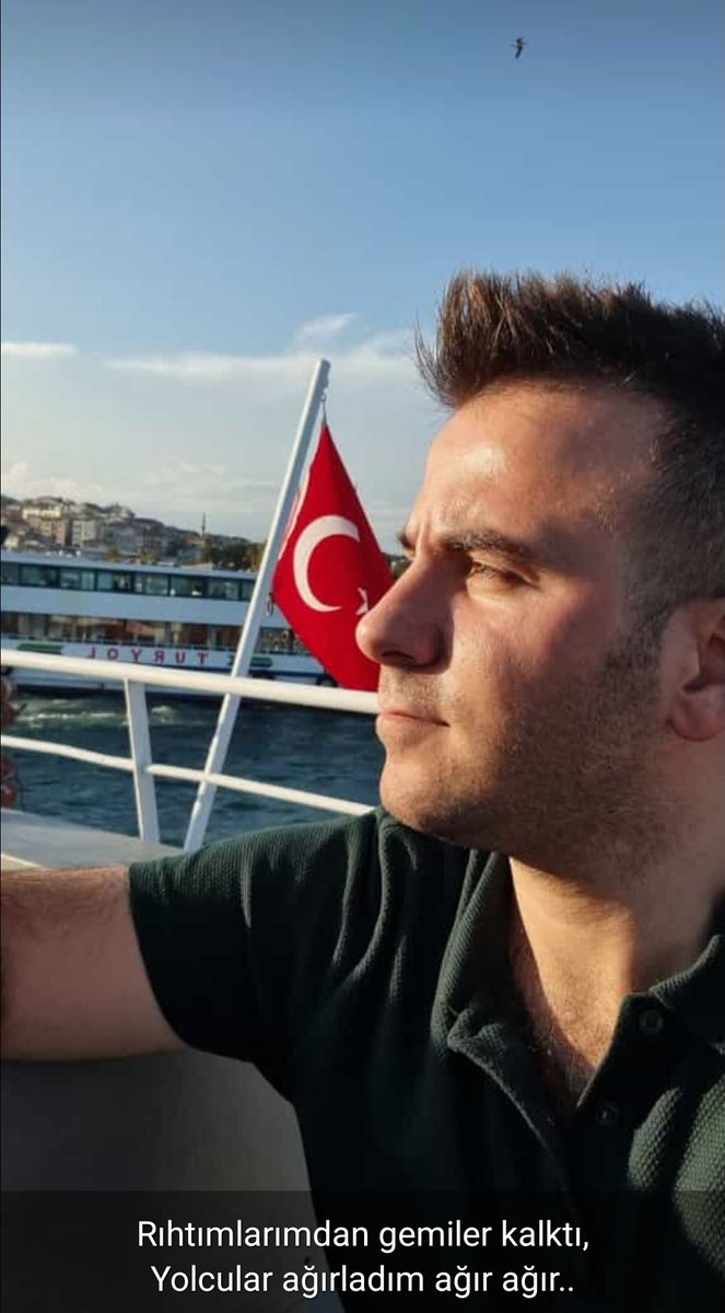 Güneştim, bir ara yağmur oldum.
Kendi deryalarımda kendimi zorla boğdum..
#sagopa