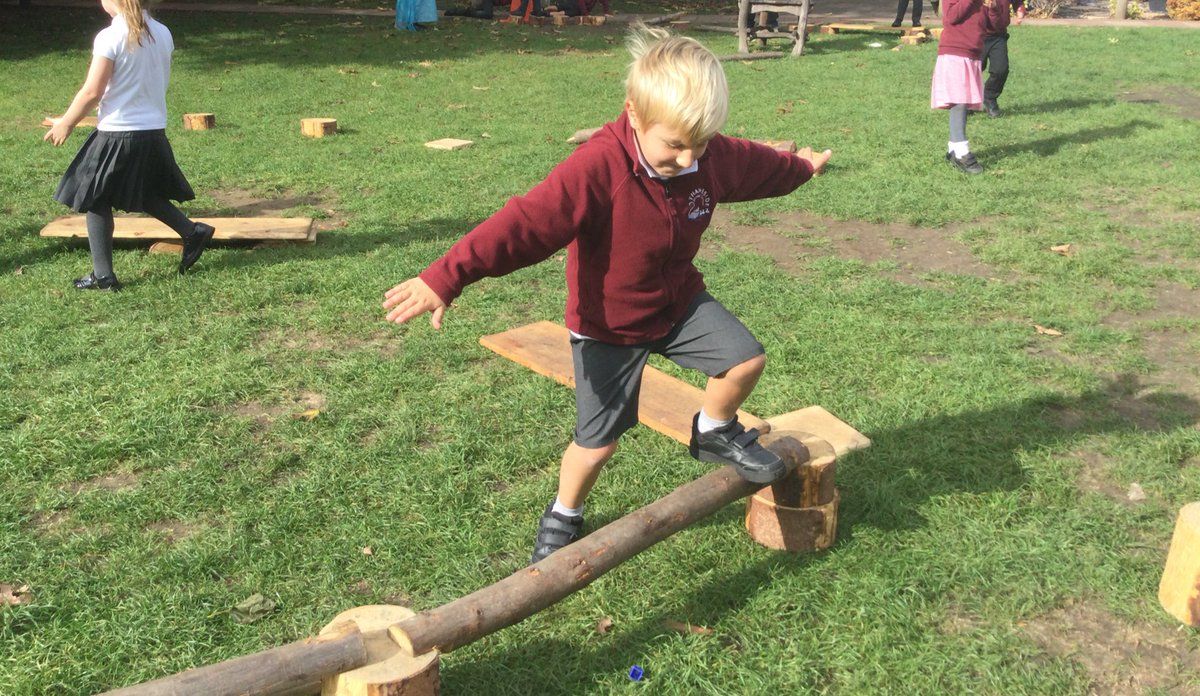 ThamesideSch's tweet photo. Year 1’s Wellbeing focus was all about working together and being active outside today. #Year1tps #YSCtps #YRWtps #moveoutside #PSCHEtps #teamworktps #nolimitstps https://t.co/4NsU4HLJvl