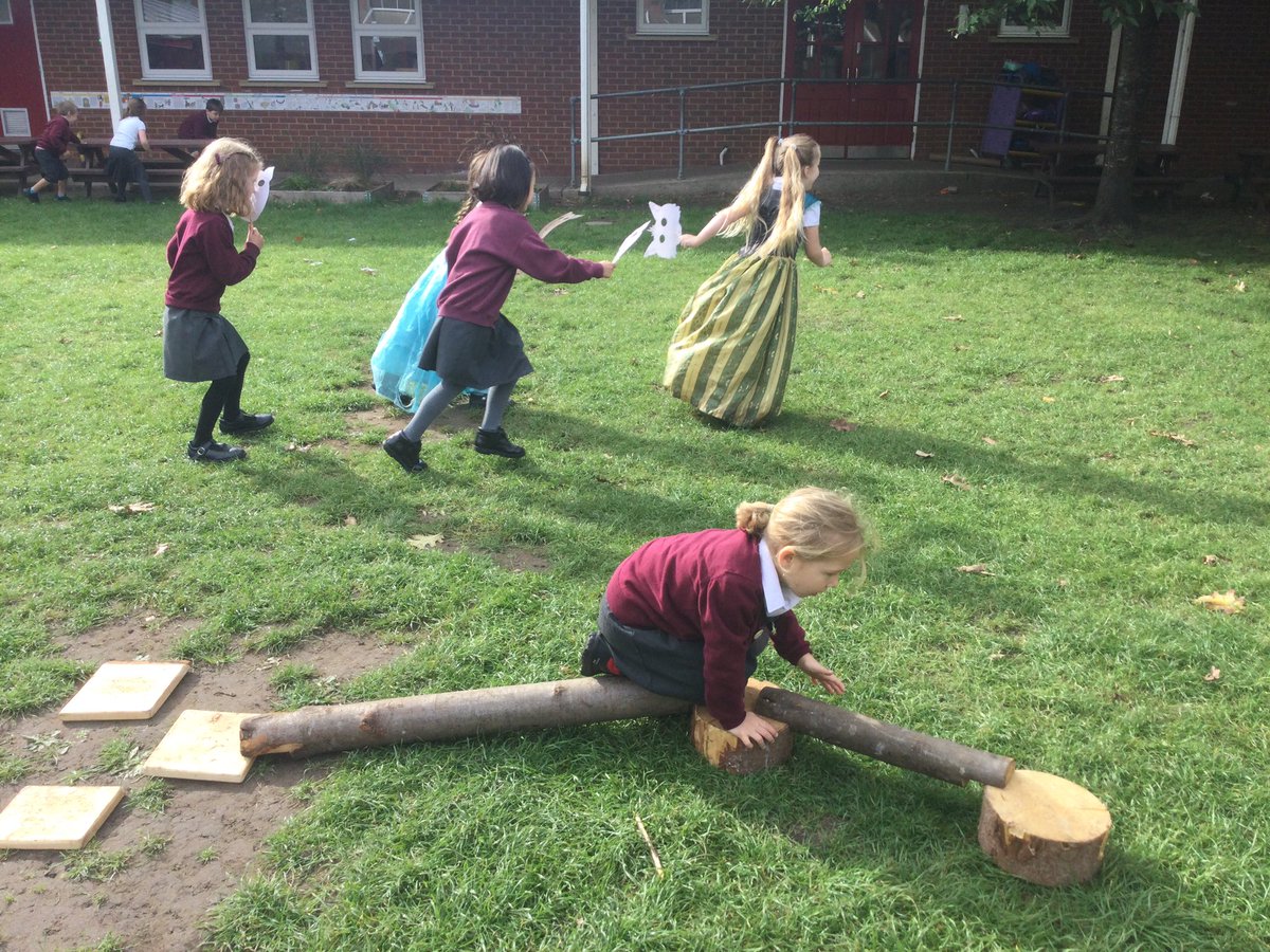 ThamesideSch's tweet photo. Year 1’s Wellbeing focus was all about working together and being active outside today. #Year1tps #YSCtps #YRWtps #moveoutside #PSCHEtps #teamworktps #nolimitstps https://t.co/4NsU4HLJvl