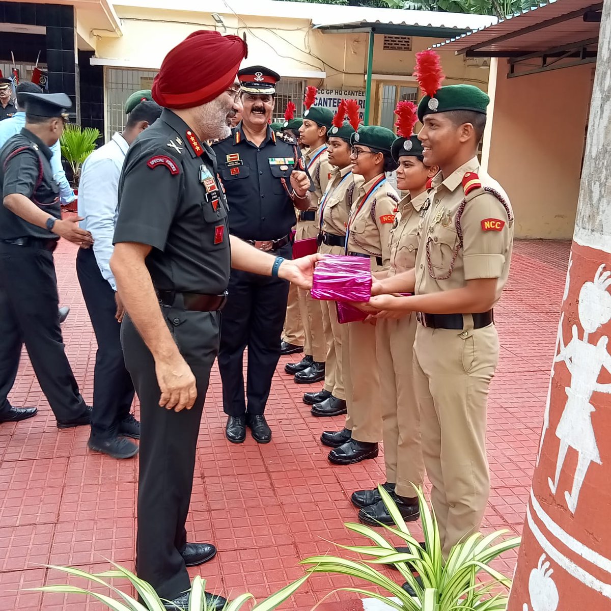 NCCDteOdisha's tweet photo. #NationalCadetCorps 
DG NCC visiting Odisha Directorate. Was briefed by Gp Cdr Sambalpur and Cuttack. 
@GovernorOdisha
@Naveen_Odisha
@HQ_DG_NCC 
@DHE_Odisha https://t.co/eecz1iXiDJ