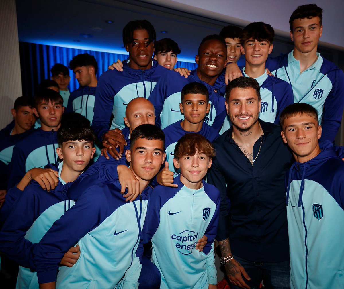 AtletiFundacion's tweet photo. El Cívitas @Metropolitano acogió el acto de presentación de la campaña: 𝗛𝗮𝘇𝘁𝗲 𝗱𝗲𝗳𝗲𝗻𝘀𝗮 𝗰𝗼𝗻𝘁𝗿𝗮 𝗲𝗹 𝗯𝘂𝗹𝗹𝘆𝗶𝗻𝗴. 

ℹ️ https://t.co/rXR7WujxQi
📸 https://t.co/GJcdJCwFX7

#HazteDefensaContraElBullying https://t.co/y7NQOMLINE