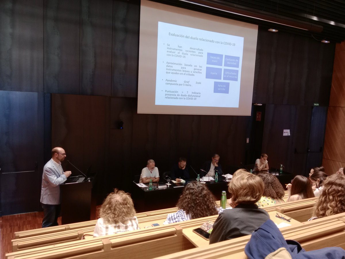 RedEol's tweet photo. Hablamos de #Duelo relacionado con #COVID19 con Manuel Fernández de la Universidad de Alicante en #JornadaRedEOL https://t.co/EuIKFDnQnZ