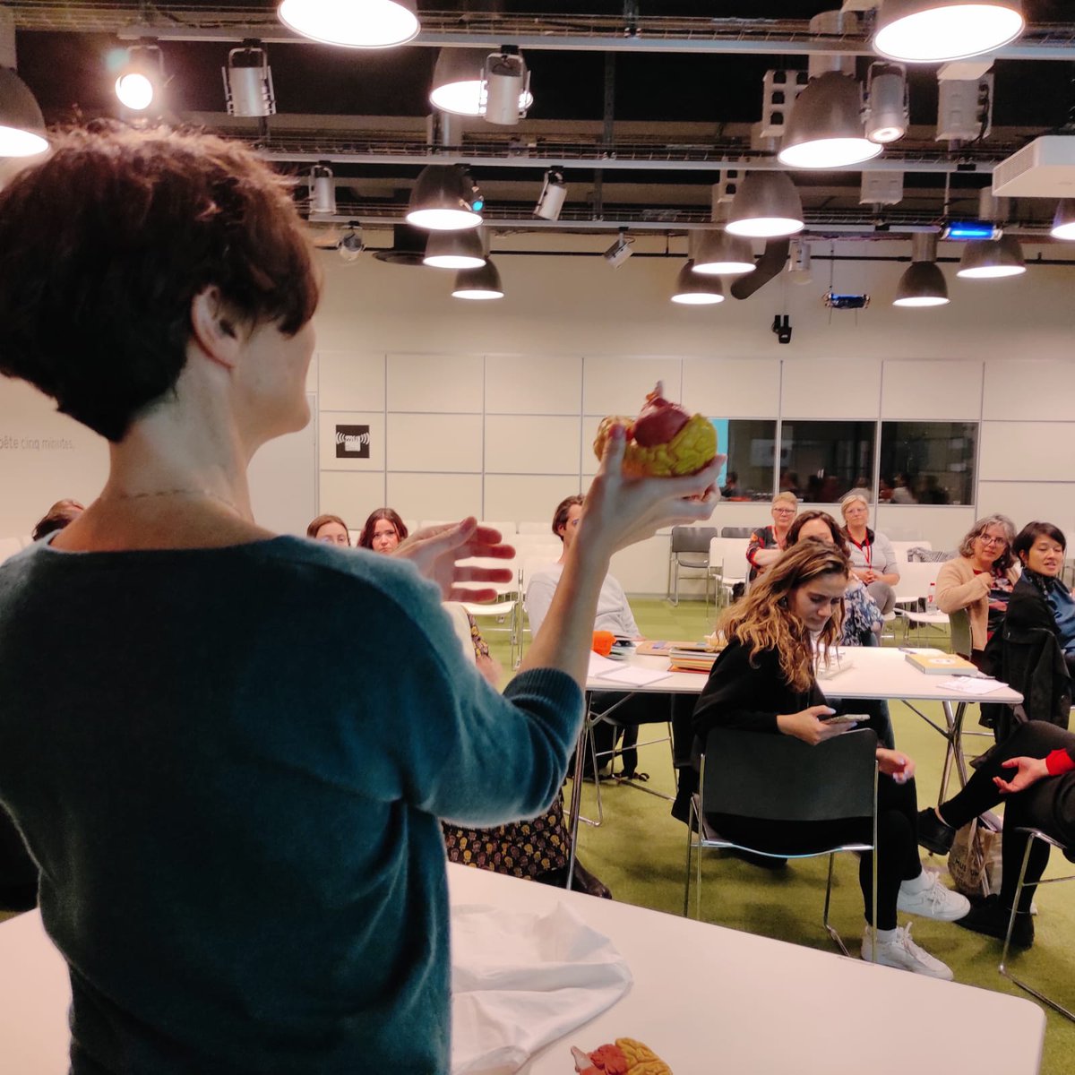 EditionsLDQR's tweet image. Retour sur l'intervention d'hier à la @citedessciences de Paris !⭐️Présentation de la démarche d'édition accessible, du design tactile et du projet "Les petits explorateurs au #muséum"...
#tactiledesign #accessibilité