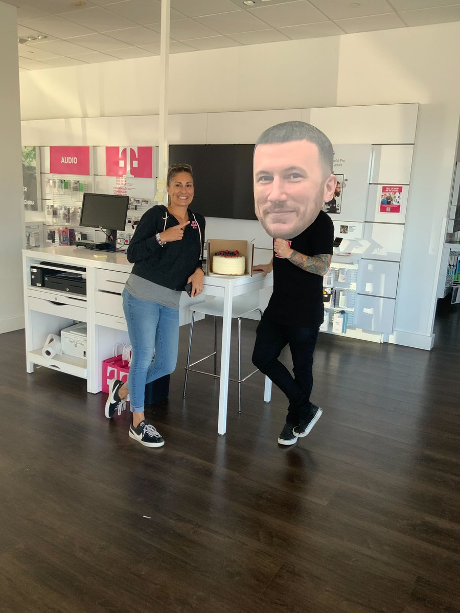 Who's got the best boss ever?! Thanks for the Magenta-Versary gifts 🎉🔥13 years down 💪🏻 <a href="/janeen_r1314/">Janeen Russell</a>