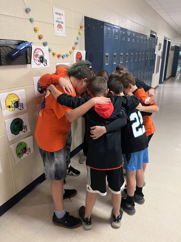 pmssparks's tweet photo. Sixth-grade classes have cheered on their favorite teams during FOOTBALL WEEK with competitions, lessons, and games geared toward the South's favorite pastime. #sparkpride #sparklearning #sparkfun https://t.co/DDdbMrid1C