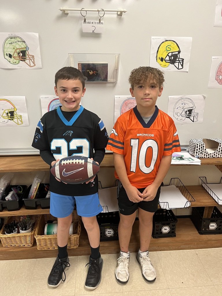 pmssparks's tweet photo. Sixth-grade classes have cheered on their favorite teams during FOOTBALL WEEK with competitions, lessons, and games geared toward the South's favorite pastime. #sparkpride #sparklearning #sparkfun https://t.co/DDdbMrid1C