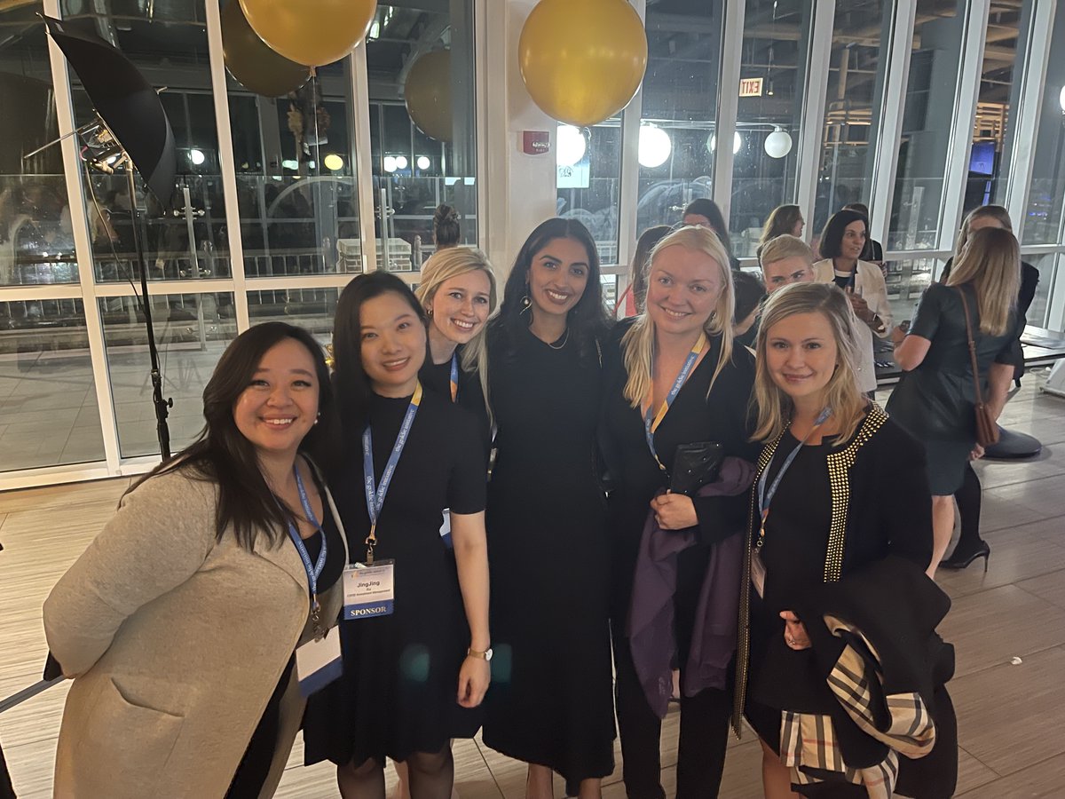 CBRE_IM's tweet photo. Our team was thrilled to join The Goldie Initiative’s 2022 Gala and celebrate this year’s Shero, Pam Boneham, a #CBREIM Independent Investment Committee Member!
#GoldieGala #Sheros #FemaleLeaders https://t.co/EmYGL0blWz