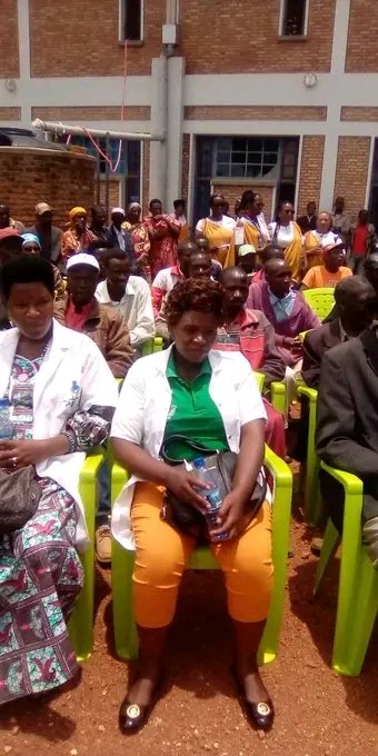 commune_kiganda's tweet photo. #Burundi:Ouverture ce jeudi le 29/9/2022 d'une pharmacie de la mutuelle dans la @commune_kiganda.Les festivités étaient rehaussées par le chef du cabinet du Gouverneur de @MuramvyaProv @MininterInfosBi. https://t.co/qkiZO7kz2E