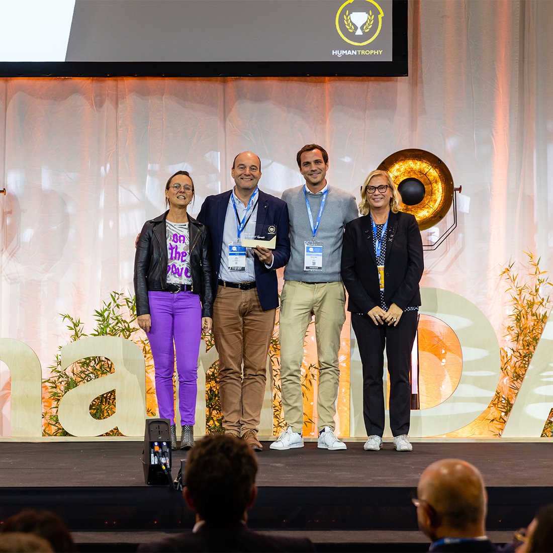 🏆 Très heureux d'avoir reçu le prix "#Recrutement Responsable" du #HumanTrophy dans le cadre de notre projet innovant sur le "Recrutement bienveillant et transparent" en partenariat avec <a href="/yaggoco/">Yaggo</a> ! Bravo aux équipes 👏 
En savoir plus ➡ bit.ly/3rcUw8h <a href="/human_day/">Human DAY</a>