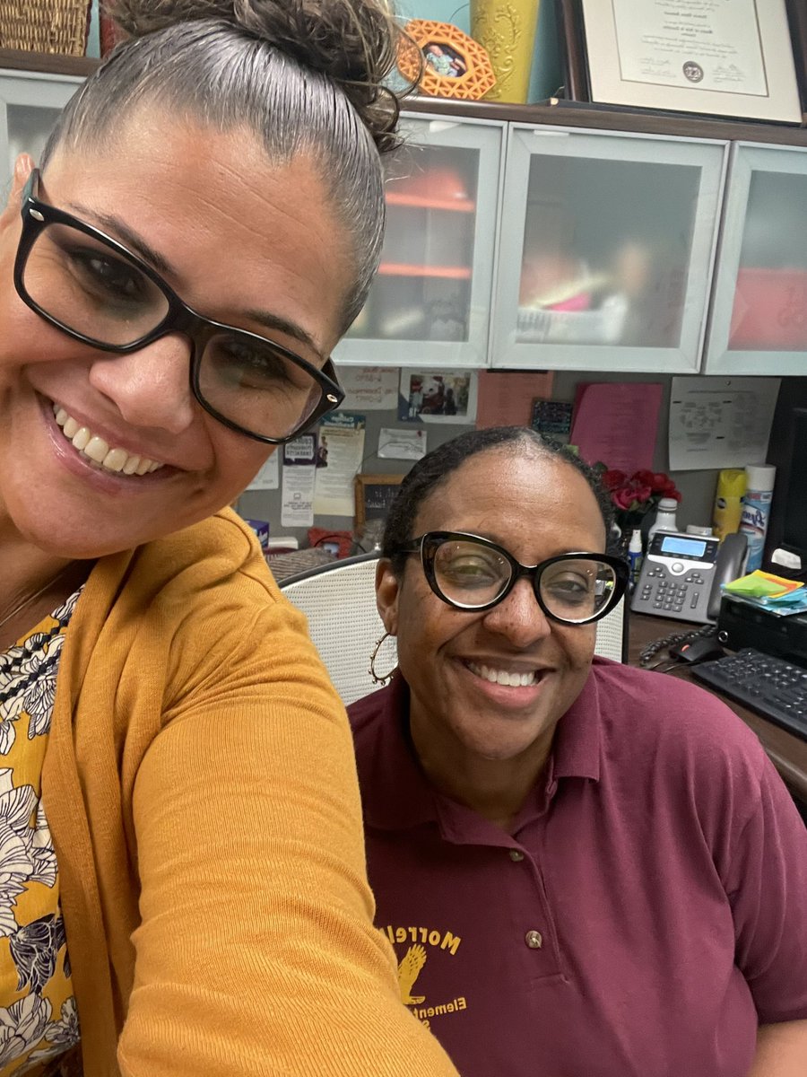 kellycarideo77's tweet photo. Love my Live Five thought partners! Great morning @MPEMS220 with @PrincipalWalker! π
@PlaceTos
@BaltCitySchools
#CLNFIVE https://t.co/oHv8emMprG