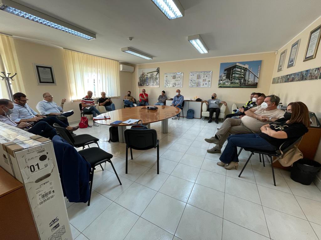 UiltecCalabria's tweet image. Rinnovo #CCNLElettrico. Proseguono le assemblee con i lavoratori. Oggi a Crotone e Strongoli.