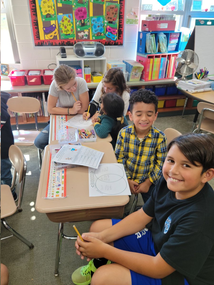 Buddies are the Best!!! Conley 5th grade met up with Mrs. Dachman Kindergarten and made a favorite things Venn Diagram!!!