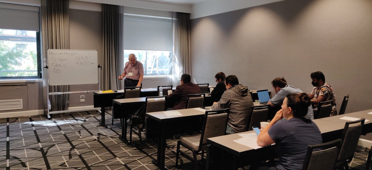 ViennaHamRadio's tweet photo. Dan Romanchik KB6NU preparing future #hamradio operators at #grcon22 for taking the exam (session available on site) #hamr https://t.co/Yftwhfi6BF