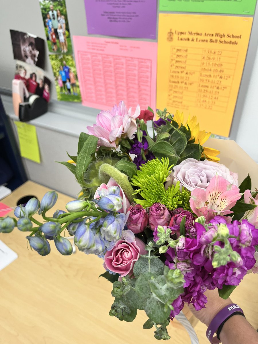 The best way to brighten your day is to get some fresh flowers from <a href="/UpperMerionSAIL/">Upper Merion SAIL</a> 🥰💐💙💛