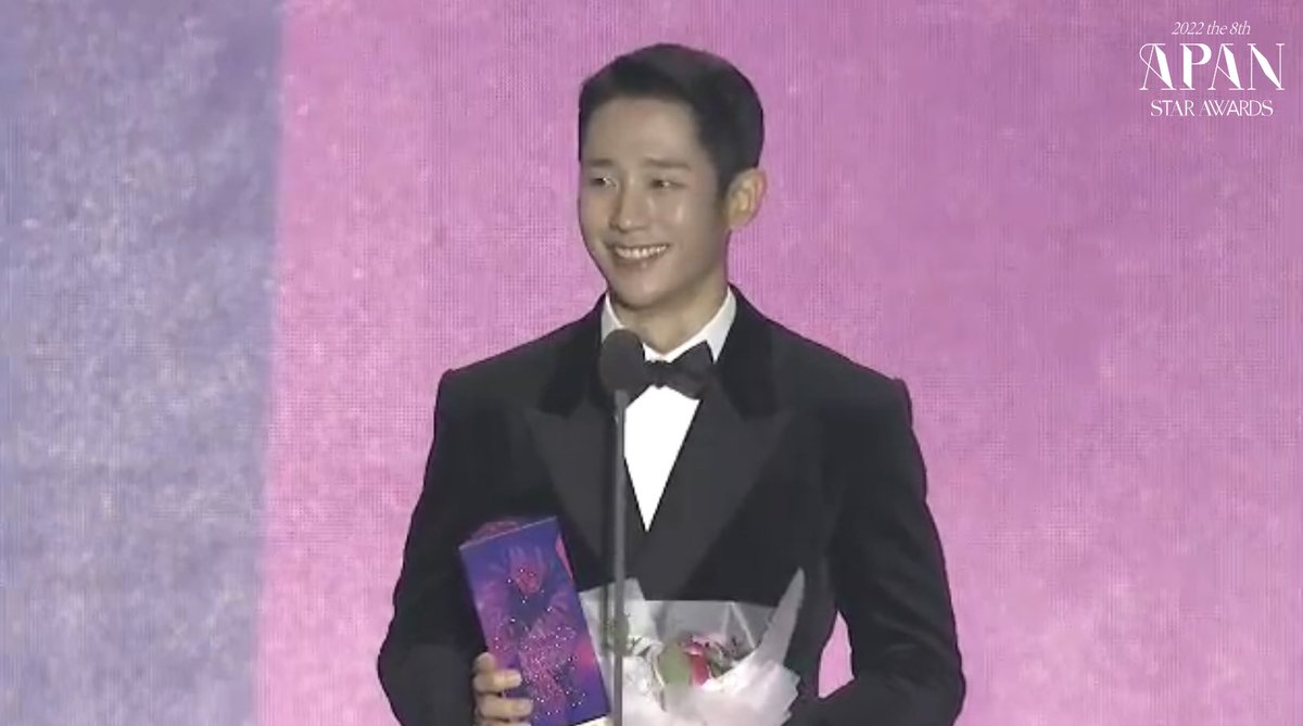 Kdramastars1's tweet photo. 🎉|| تهانينا للممثلين #JungHaeIn (#DP) و #KimSungRyung (#PoliticalFever) على فوزهم بجائزة التميز لدراما OTT في حفل جوائز الـ APAN STAR لسنة 2022 💜
. https://t.co/bC4e4ynAXJ