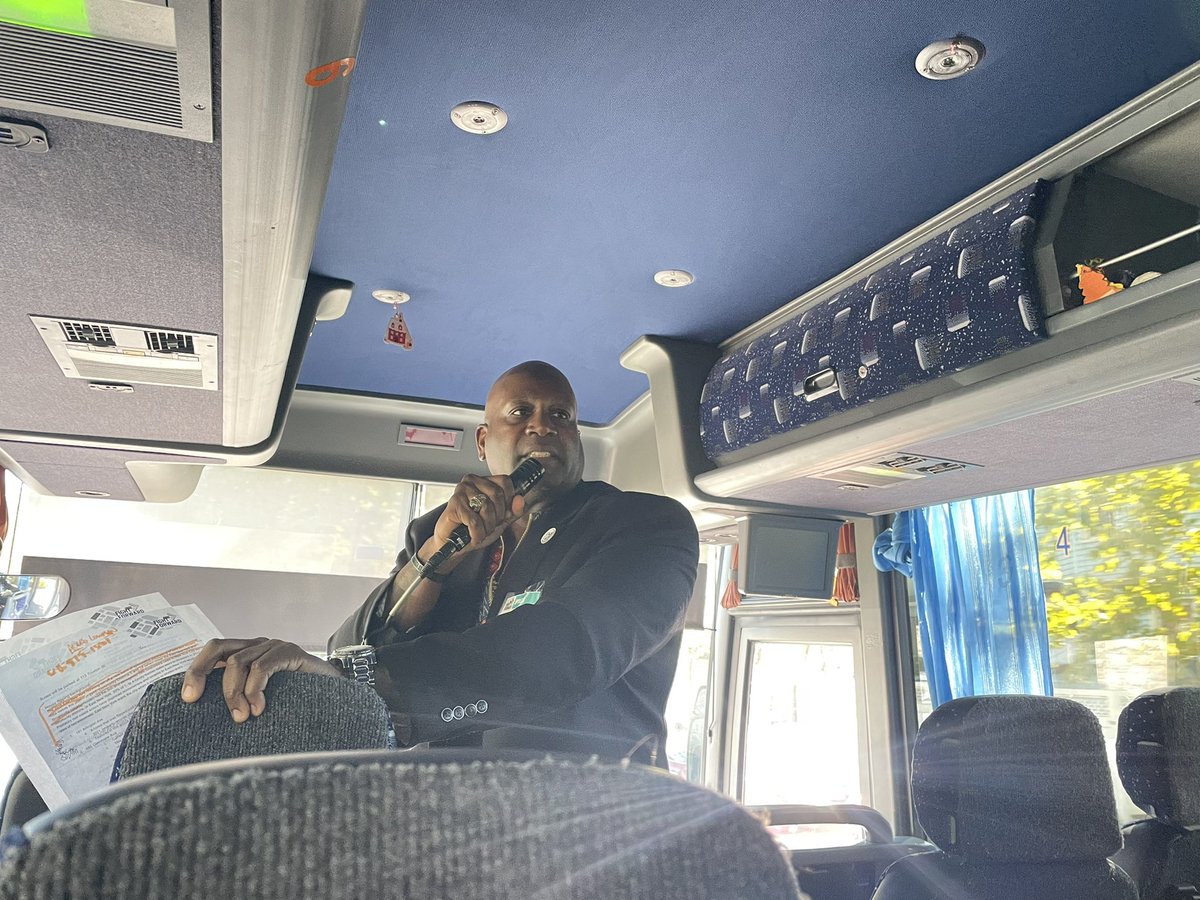 barikaXw's tweet photo. We’re rolling. 
On the @ANHDNYC ENY CLT bus tour learning from Al Scott about how small homes speculation is hurting owners and renters. 
#buildcommunitypower https://t.co/L7TJSiZJvs