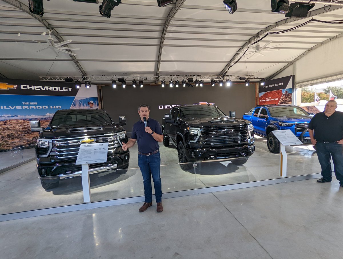 texasautoshow's tweet photo. Chevrolet is up and their trucks are front and center! Strutting their stuff is the 2024 Silverado 2500 HD High Country and Midnight editions. Not to be missed is the 2023 Colorado ZR2 Desert Boss Edition. Check these out in the Truck Zone, close to #BigTex! #TXautoshow https://t.co/1rQpM1ipWQ