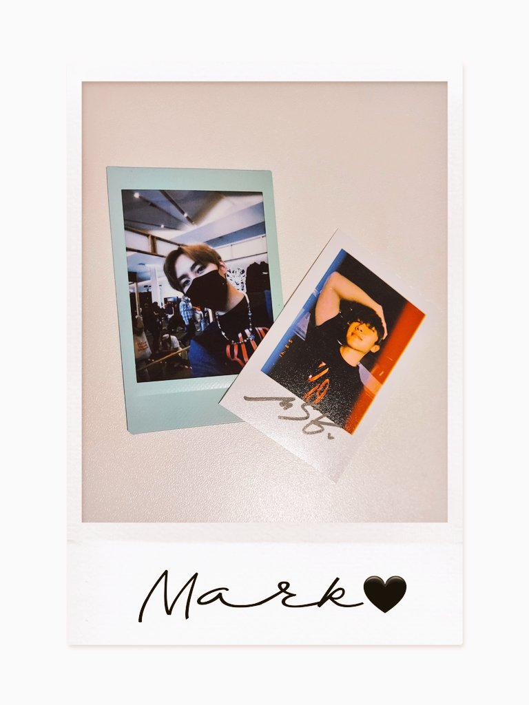 apioopia's tweet photo. そして、こちらはMel(@schwn_)が来日時に持参して、アネモネさん(@anemone0516)が受け取り、送ってくれるというお友達って優しいよねルートでGETした #3rdBLVR セット🙏thx u🖤
拘りの生地は色がいい!
そしてmelの優しさでポラが2枚も!
そしてそして、手書きのショッパー!笑
全てが愛しい🖤
#MSIWAT https://t.co/dKLQg9K4PX