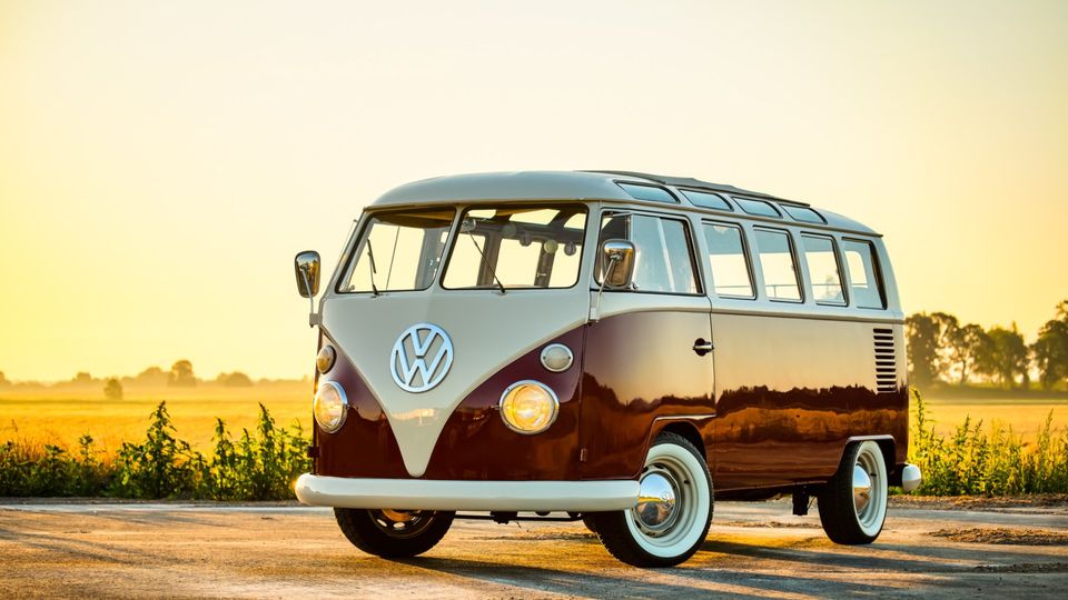 The Falls of an Endless of Summer 

#VWofGGOctoberfestEvent #ThrowBackThursday #VWLife #VWBus #VintageBlueVW  #VWSurf #VWBus #VWGardenGrove #VW #VWVintage #classiccar #tbt #volkswagen #VWofGG #VolkswagenofGardenGrove #GardenGroveVW