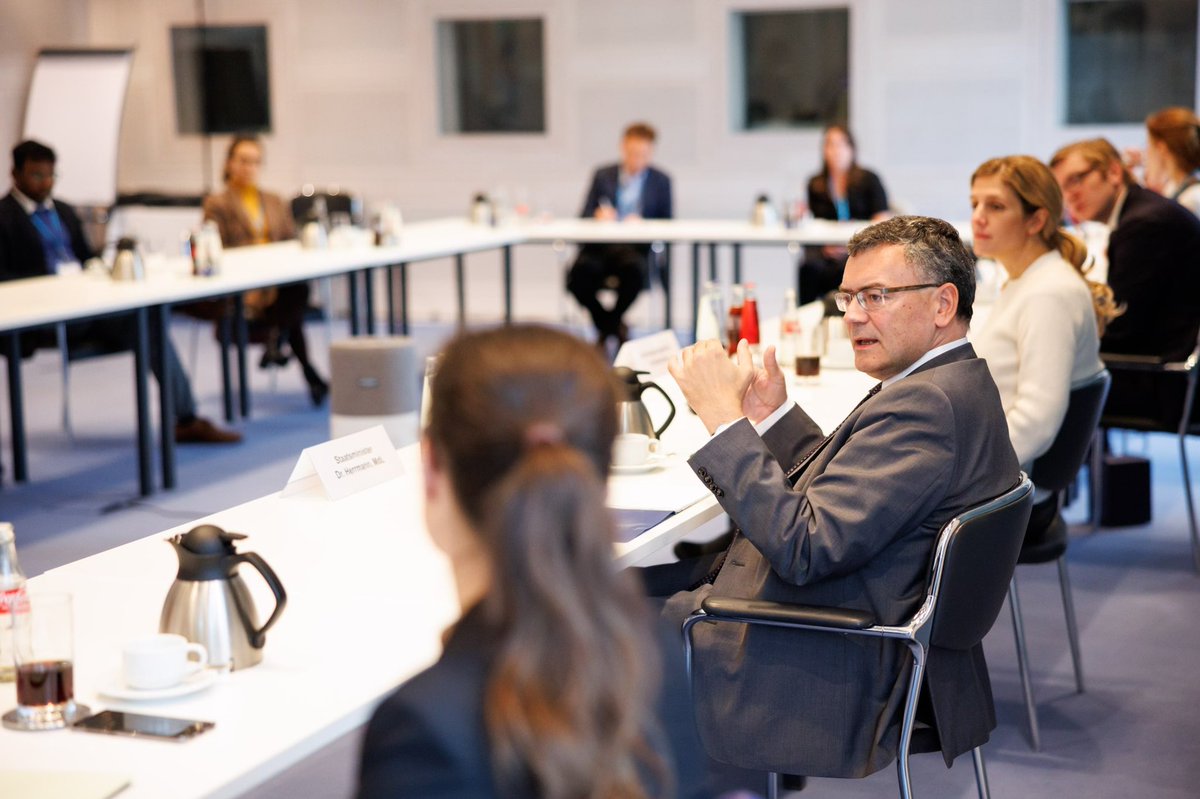 Florian Herrmann tweet media