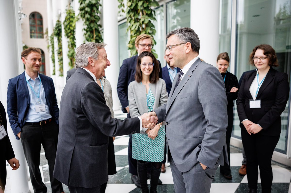 Florian Herrmann tweet media