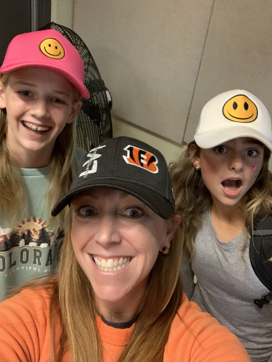 Spirit week…Hat Day edition! #IHPride #singingbraves @IHMiddle @ihsuperbrave