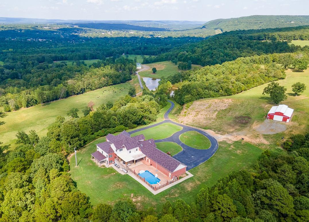 TargetAuctionCo's tweet photo. Check out our latest eblast featuring 3 Upcoming Luxury Property Auctions (Georgia, Arkansas & Alabama) https://t.co/hJ7expOH2a. QUESTIONS? Call 800-476-3939. #targetauctionco #realtors #realestateagents #auctionswork https://t.co/2yfBzdN6Ny