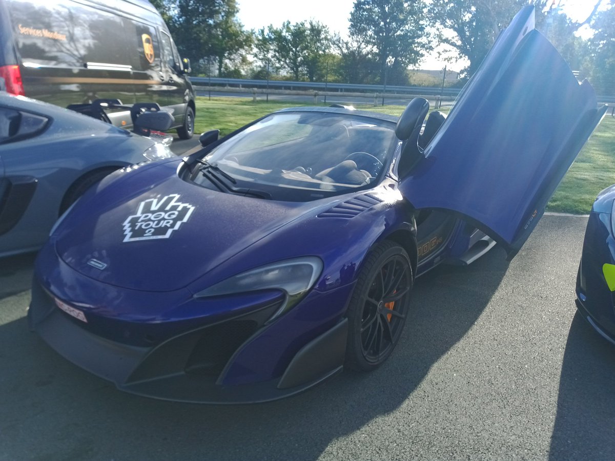 ___yaya2's tweet photo. Une visite plus que sympa ce matin au taff
#pogforever #supercars
1/2 https://t.co/DIZX0ziWMM