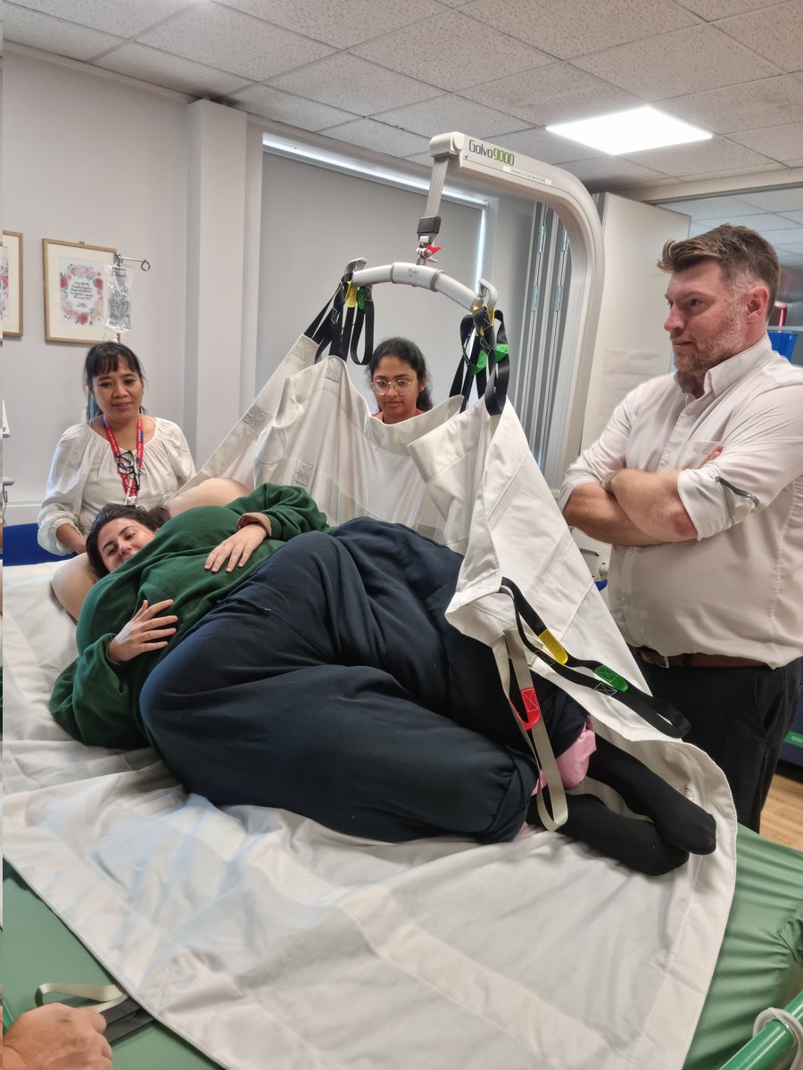 Movingandhandl2's tweet photo. Great day's training for patients of size with Lee @BenmorMedical 
@sashnhs @sashpdteam https://t.co/Y84550UhKg