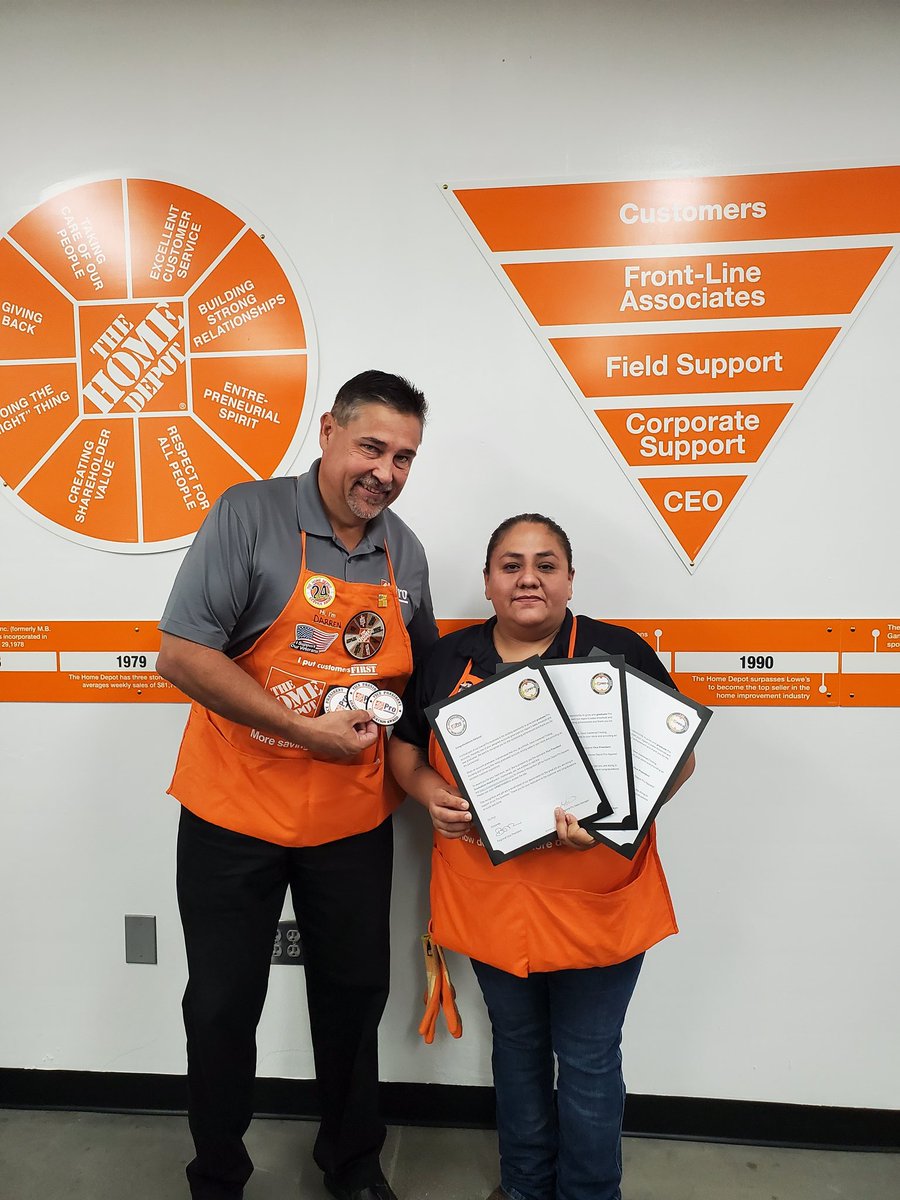 6832specialty's tweet photo. Adriana graduated 3 accounts. Great job. @Darren_Frz @James_A_Church @DRJAYHAWKER1 https://t.co/SqCcowJayb