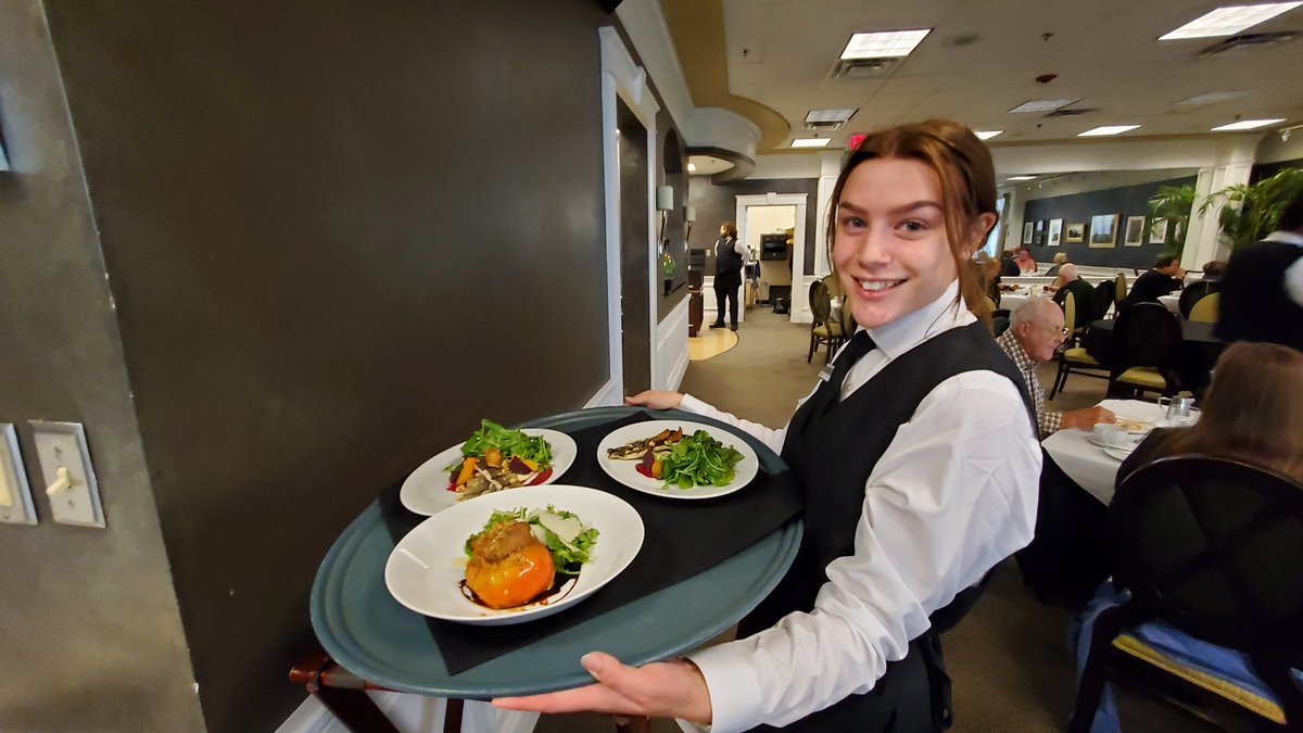 Casola Dining Room opened for the fall semester this week with delicious cuisine prepared/served by students taught by our talented faculty chefs/instructors. Dinner-Mon. & Wed., 7 PM/7:30 PM. Lunch-Tues. & Thurs., 12 PM/12:30 PM. Reservations required. sunysccc.edu/Academics/Scho…