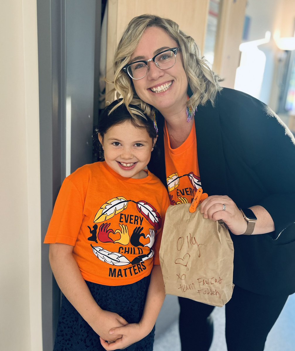 OlwenCowan's tweet image. Posted with permission….when a child comes with your packed lunch. #edjoy