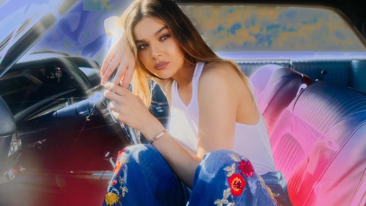 consequence's tweet photo. "I wanted to make music that felt good.”

Hailee Steinfeld's latest single “Coast," featuring Anderson .Paak, marks a new era for the singer-songwriter and actress.

She discusses “building out a world” with new music: https://t.co/vBg1ZBeeK5 https://t.co/ZvE5HMomtQ