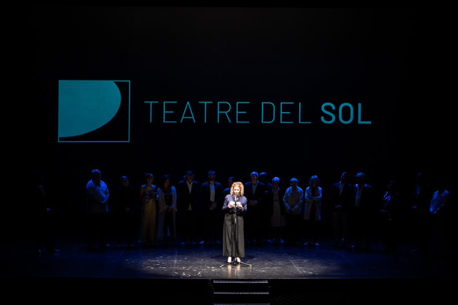 RadioSabadell's tweet photo. 🔊 ÀUDIO #NotíciesMigdia | El @teatredelsol s'acomiada oficialment del públic durant la gala 'Sabadell aixeca el teló' de @sabadellteatre 

L'entitat no ha pogut assumir les millores que requeria la sala del carrer del Sol i abaixa el teló per sempre 

▶️ https://t.co/oa3yW9Yvii https://t.co/OJedvxdjwN