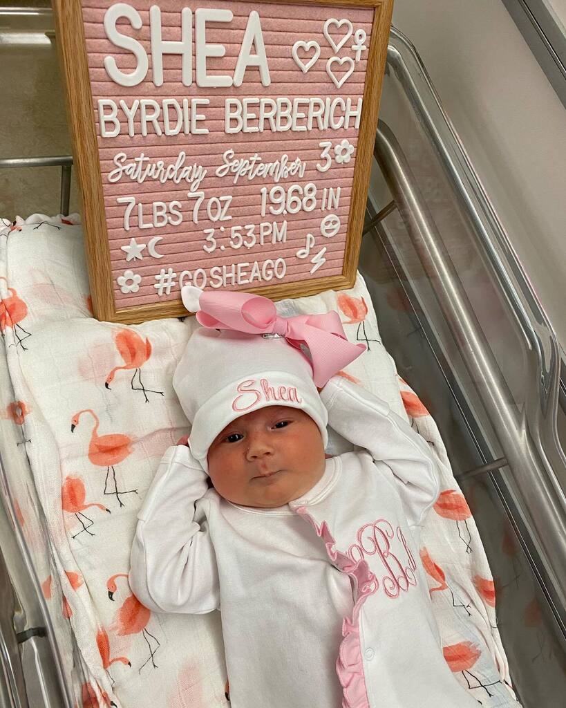 ashleybyrdy's tweet photo. first day home 💖 [09.26.2022] https://t.co/iKxPBo1hny https://t.co/mGK3t5Mq12