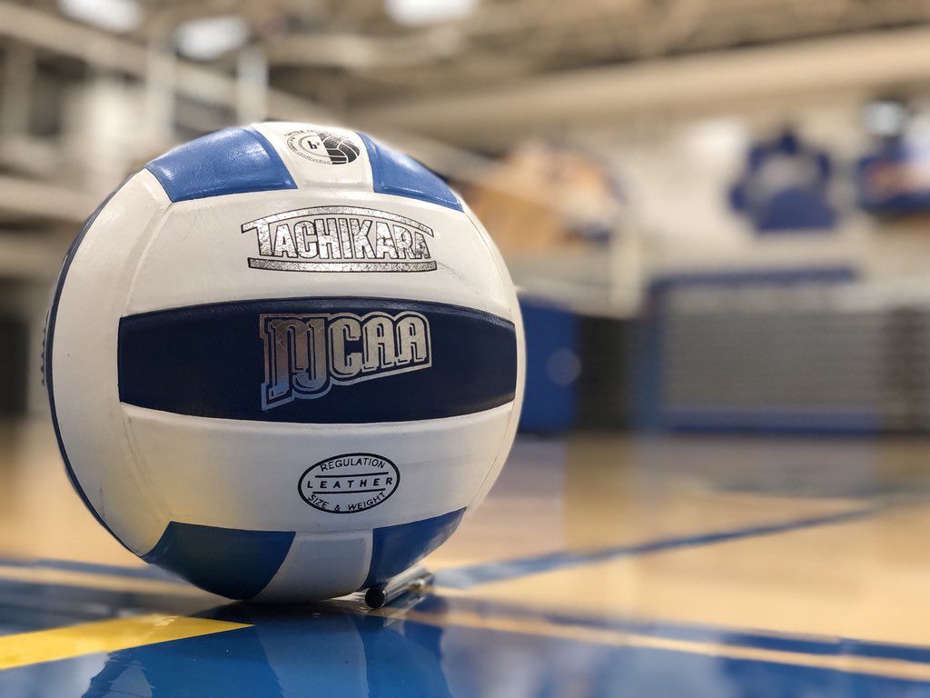 StaabAlex's tweet photo. 🟦 BLUE OUT + PACK RAMSEY GYM 🟦

One. Week. #16 @ICCVolleyball has a big match next Thursday, hosting rivals and #3-ranked Parkland at 6PM in Ramsey Gym. 

No other sport at ICC has a game. Any practices should wrap up in time. Let's pack the place!! Wear Blue!! https://t.co/66kf0zkBej