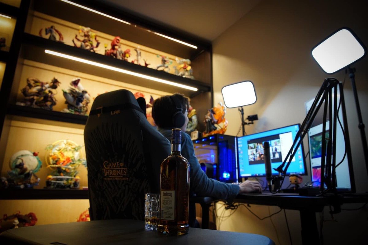 AldenTrendsOFC's tweet photo. We all deserve to relax and unwind, especially after a hard dayās work!
More reasons to chill with Embassy Whisky!
@aldenrichards02 @EmbassyWhiskyPH
#ALDENforEmbassy
#ChillMunaTayo
#ALDENRichards
⢠Alden Richards FB https://t.co/S4NJqhihgh